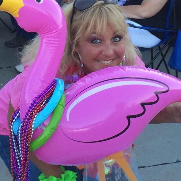 Meet your Posher, Julie - Picture 1 of 1